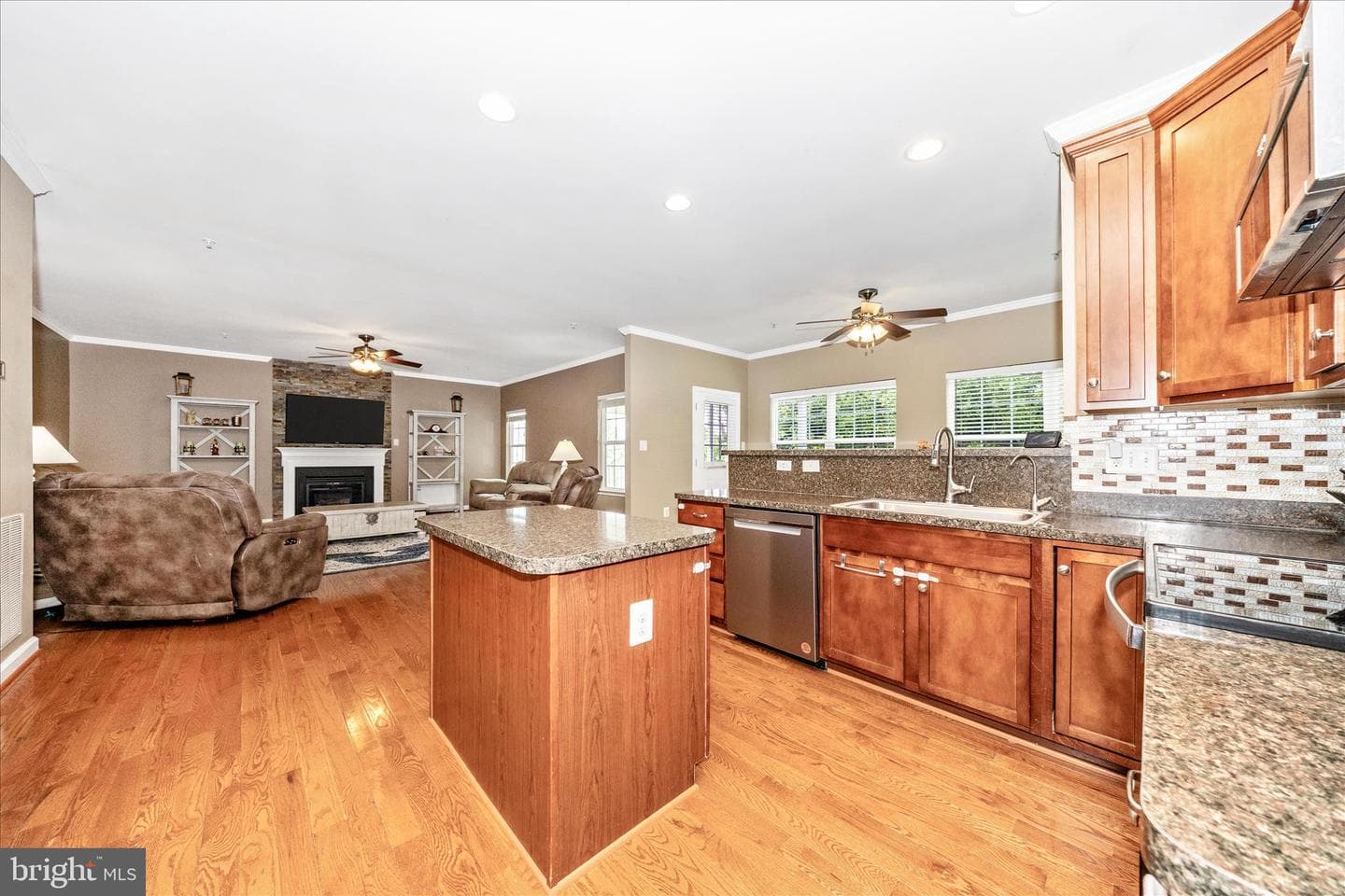 1801 Rileys Court S photo 8