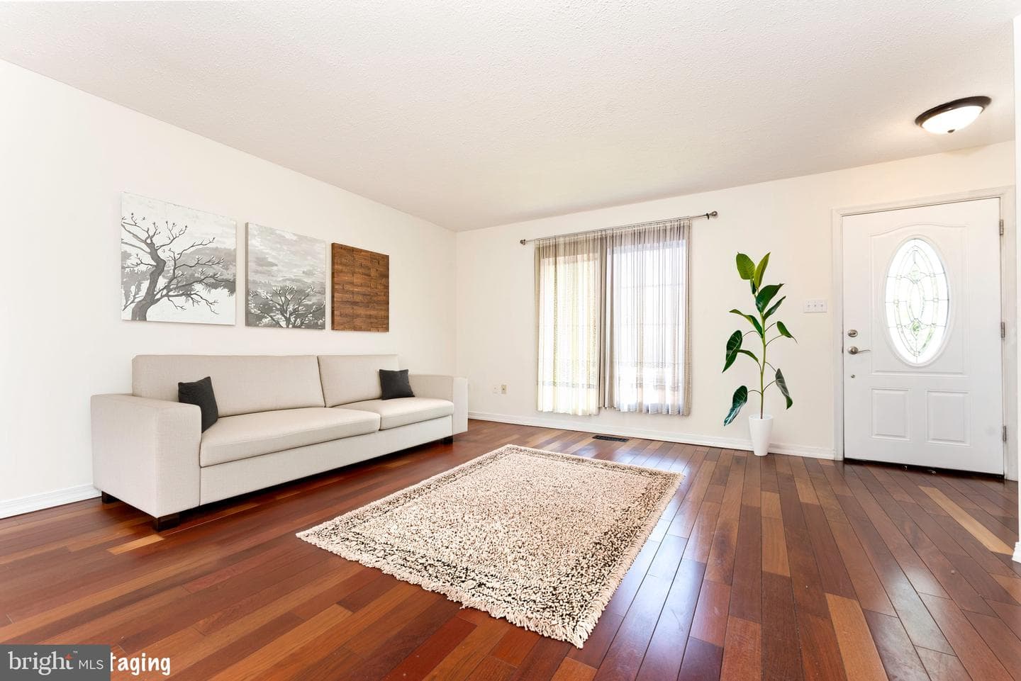 5490 Prince William Court photo 3