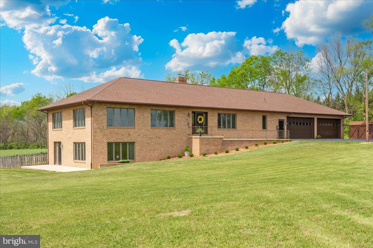 6540 Picnic Woods Road photo 4