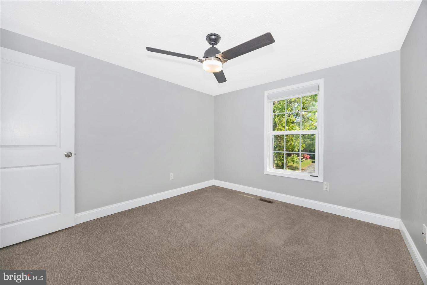 101 Andover Court photo 11