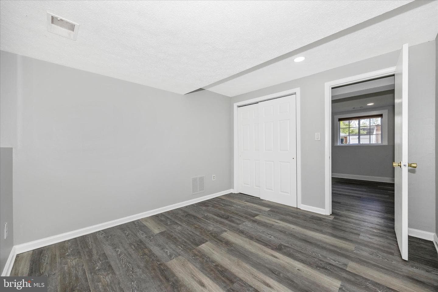 101 Andover Court photo 17