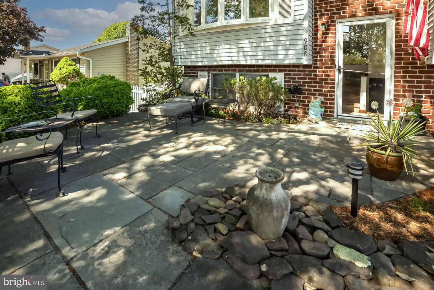 908 Horizon Road photo 2