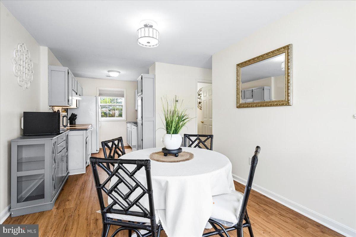 18 Robindale Drive photo 11