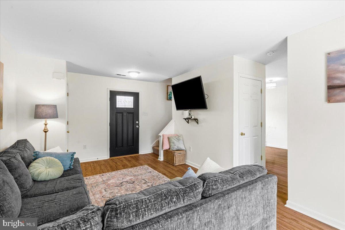 18 Robindale Drive photo 16