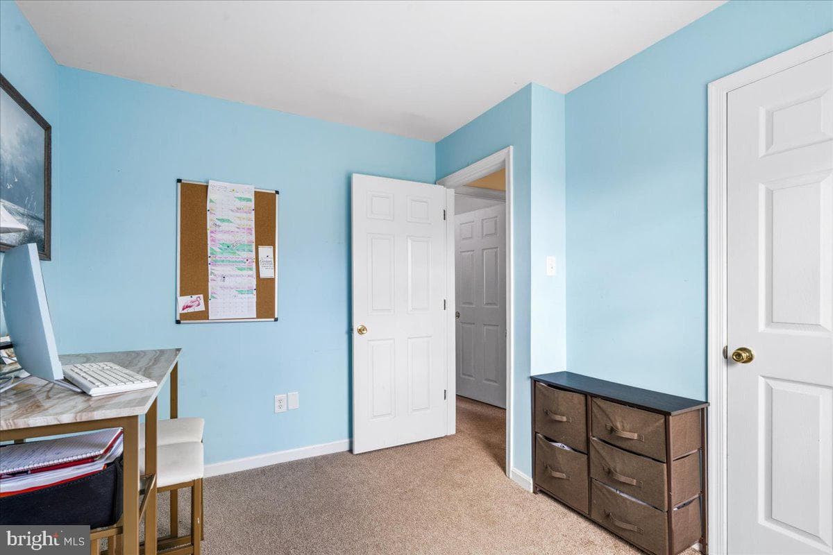 18 Robindale Drive photo 23
