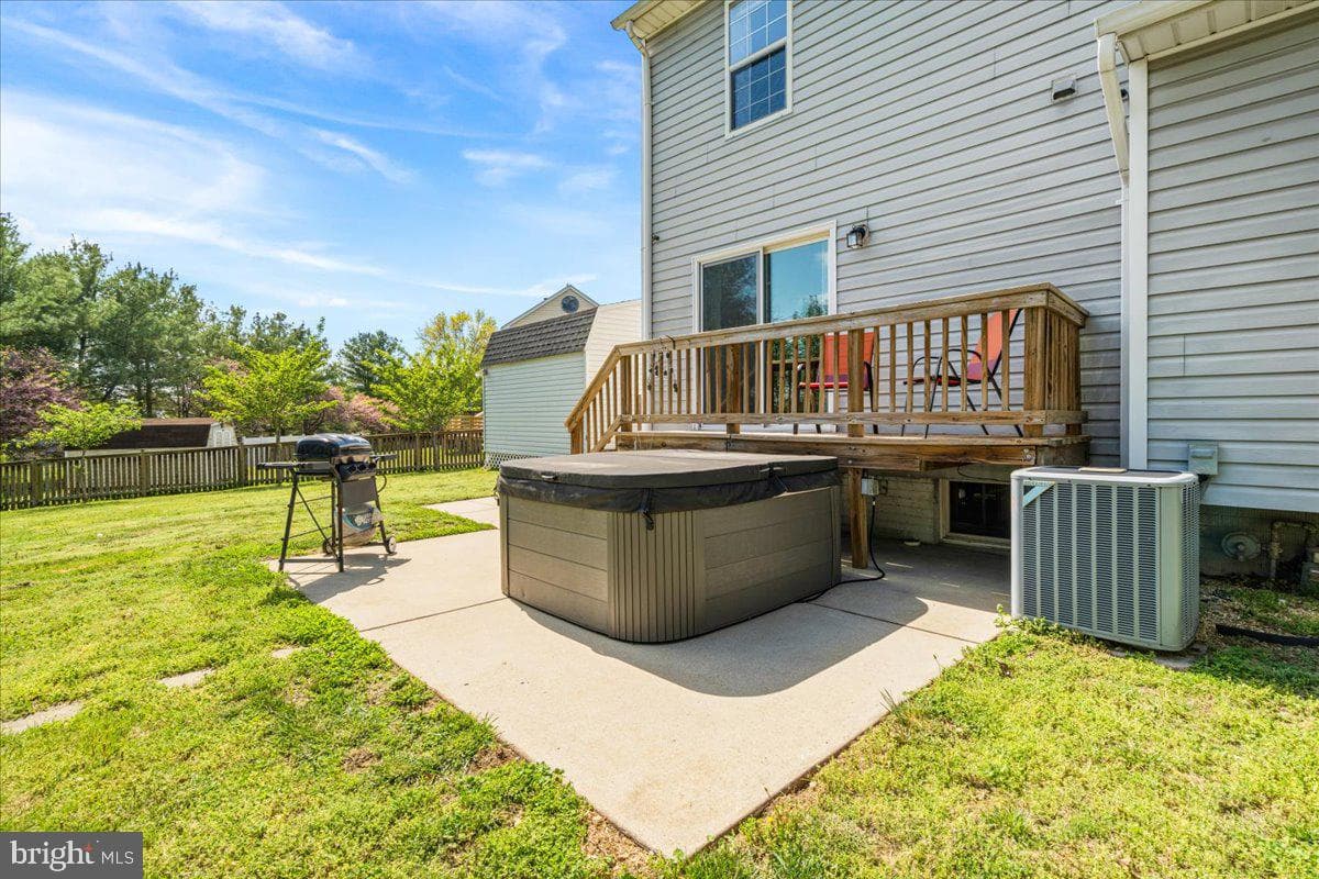 18 Robindale Drive photo 31