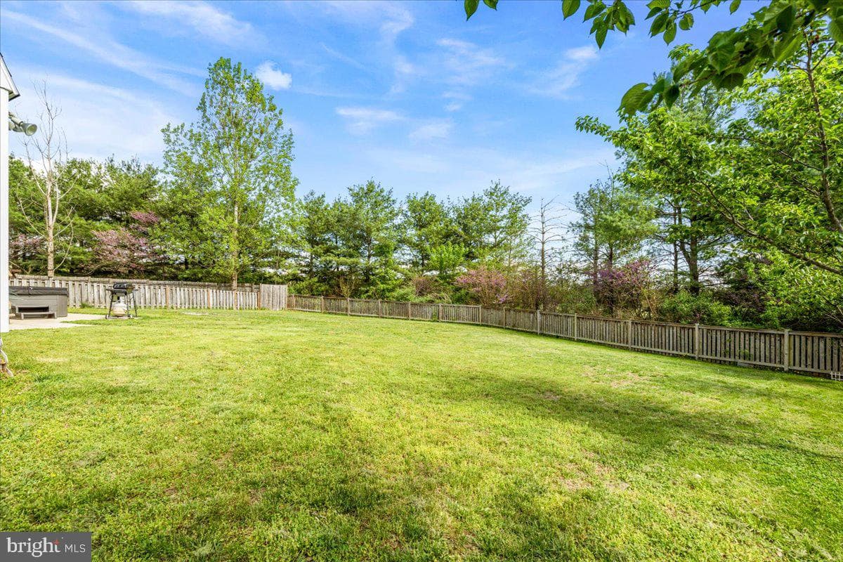 18 Robindale Drive photo 32