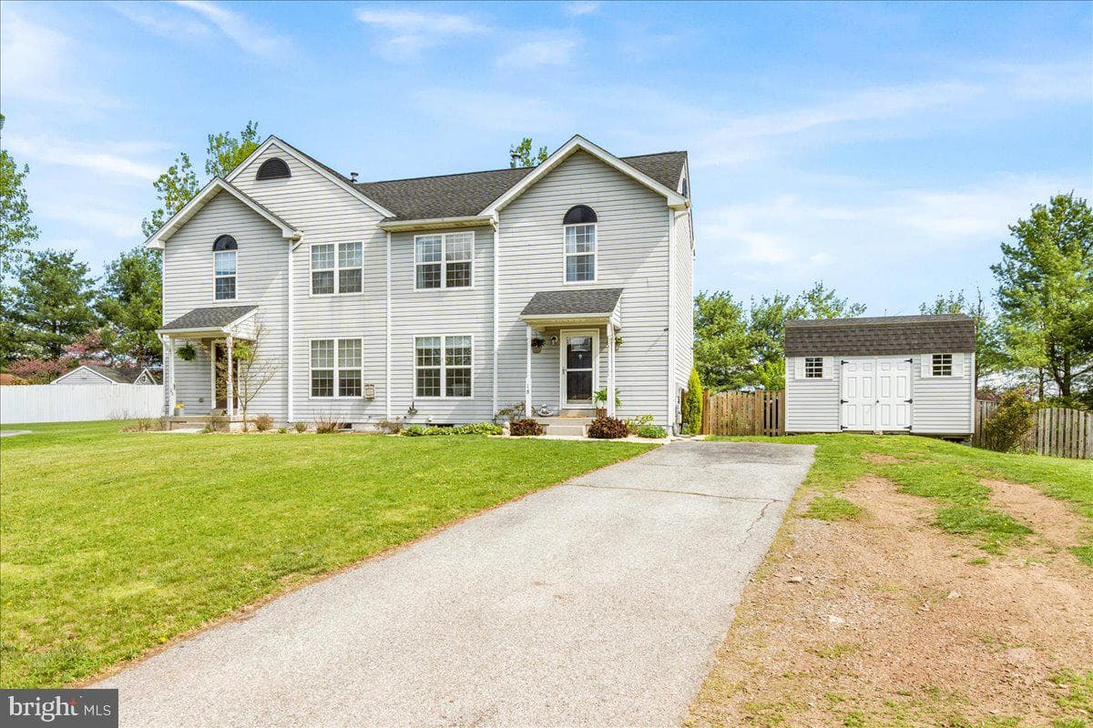 18 Robindale Drive photo 39