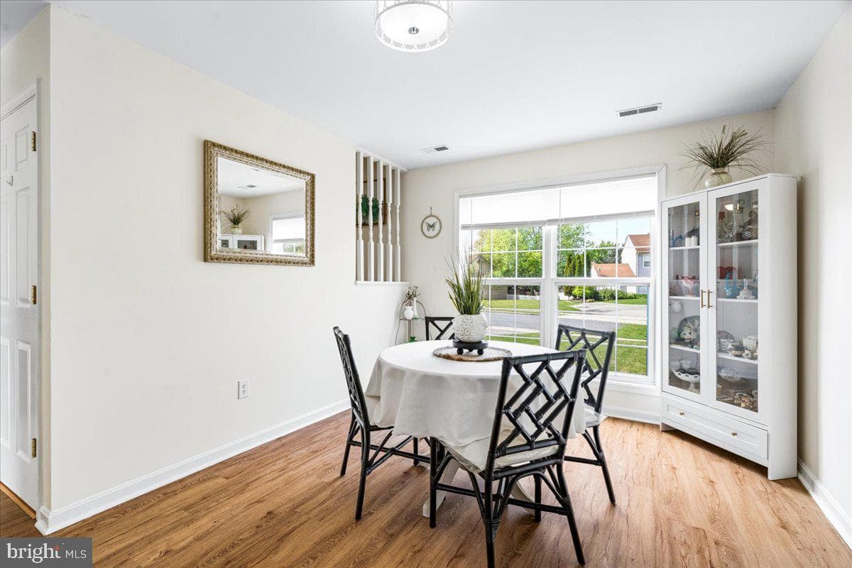 18 Robindale Drive photo 9