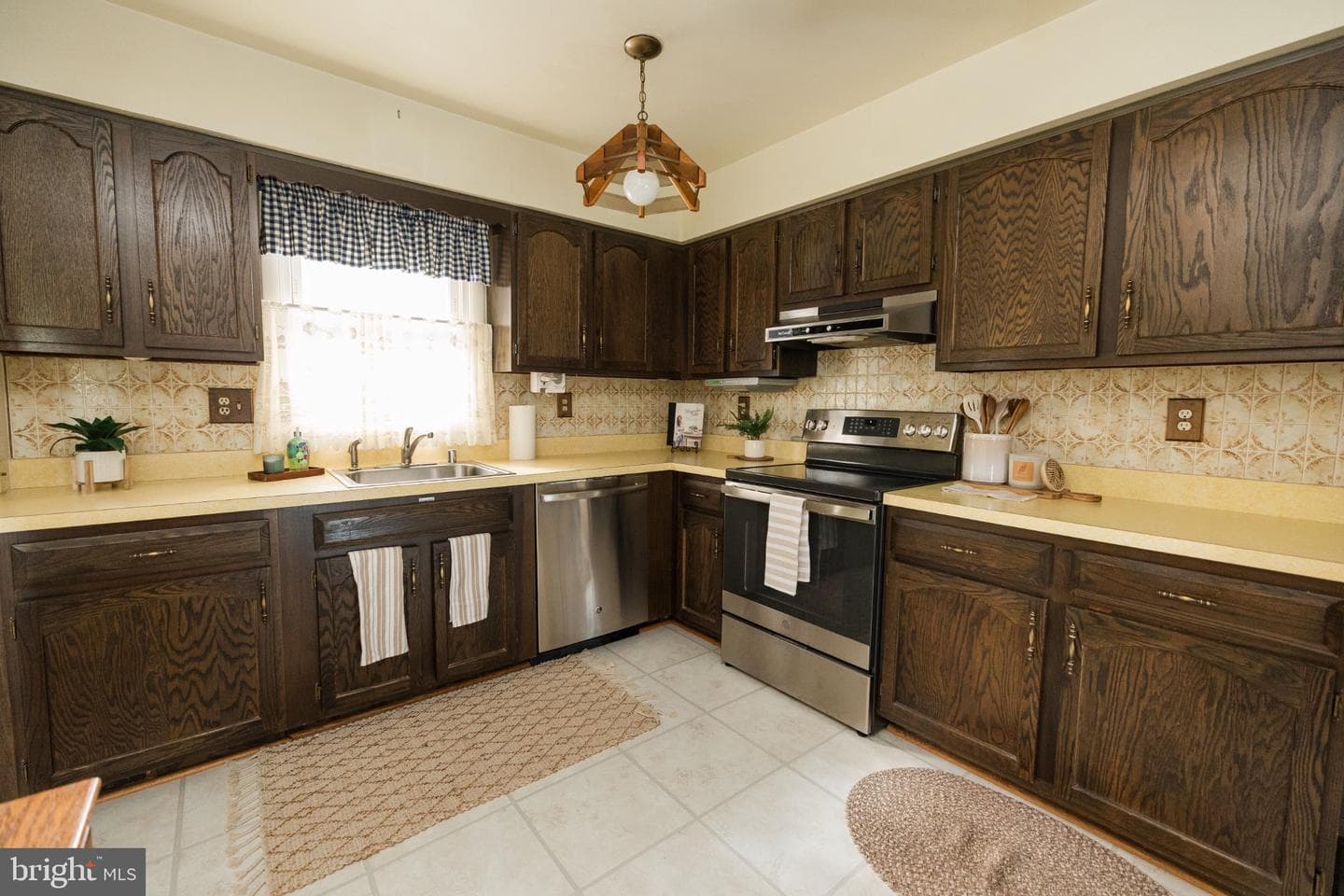 11307 Treeview Lane photo 7