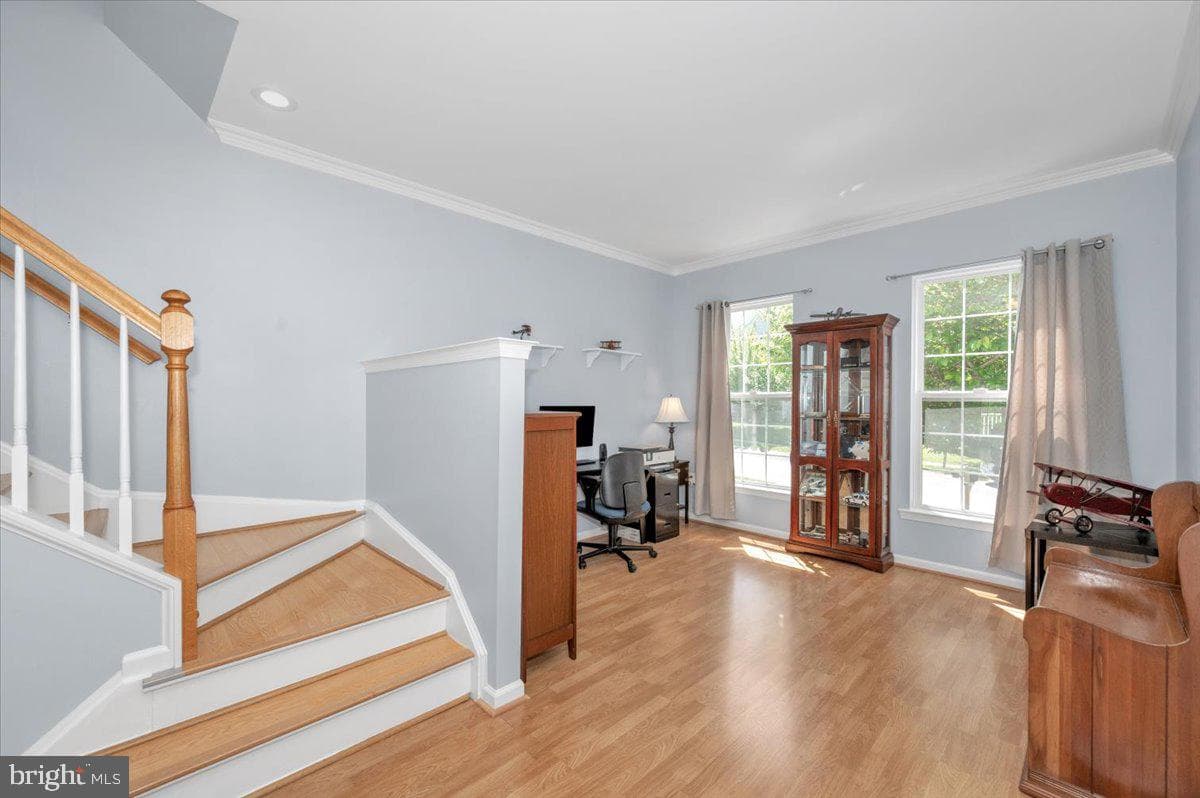 9718 Fleetwood Way photo 2