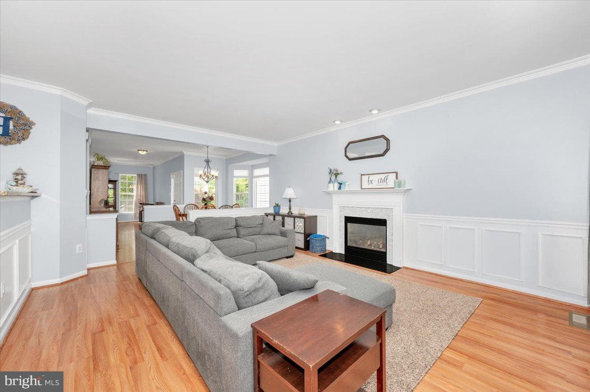 9718 Fleetwood Way photo 5