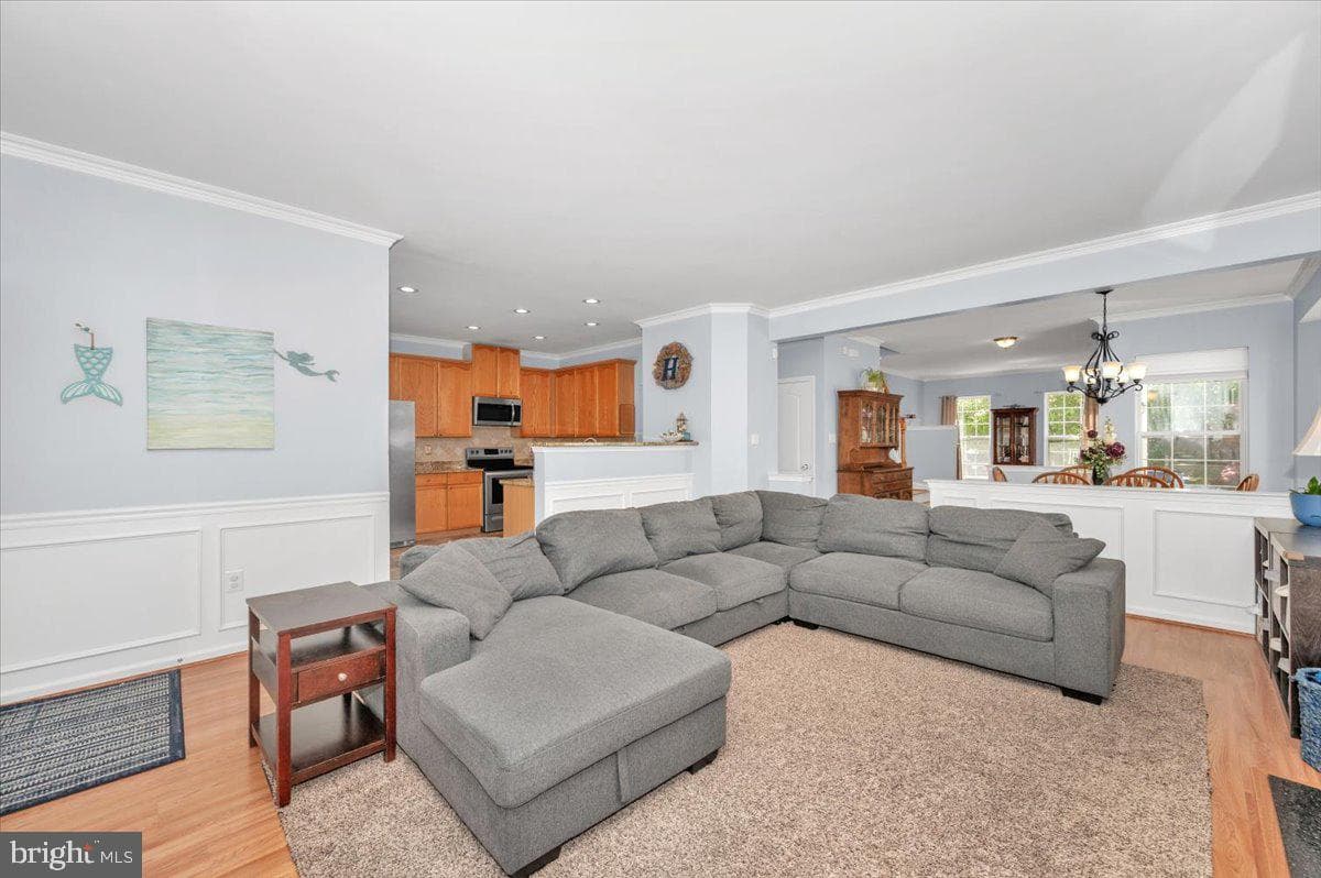 9718 Fleetwood Way photo 6