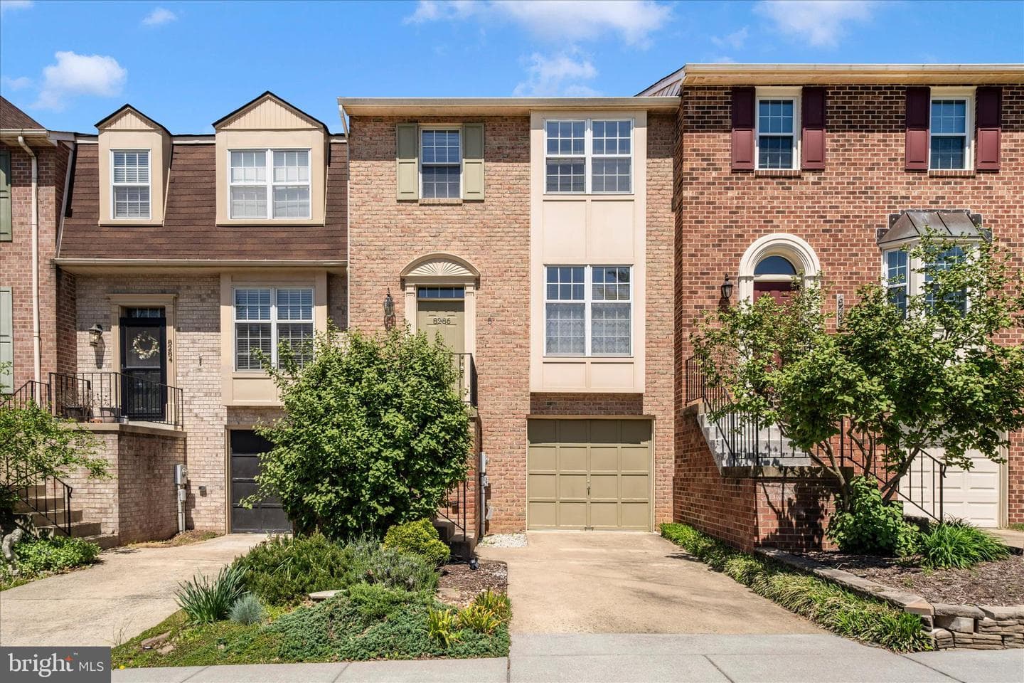 8286 Waterside Court