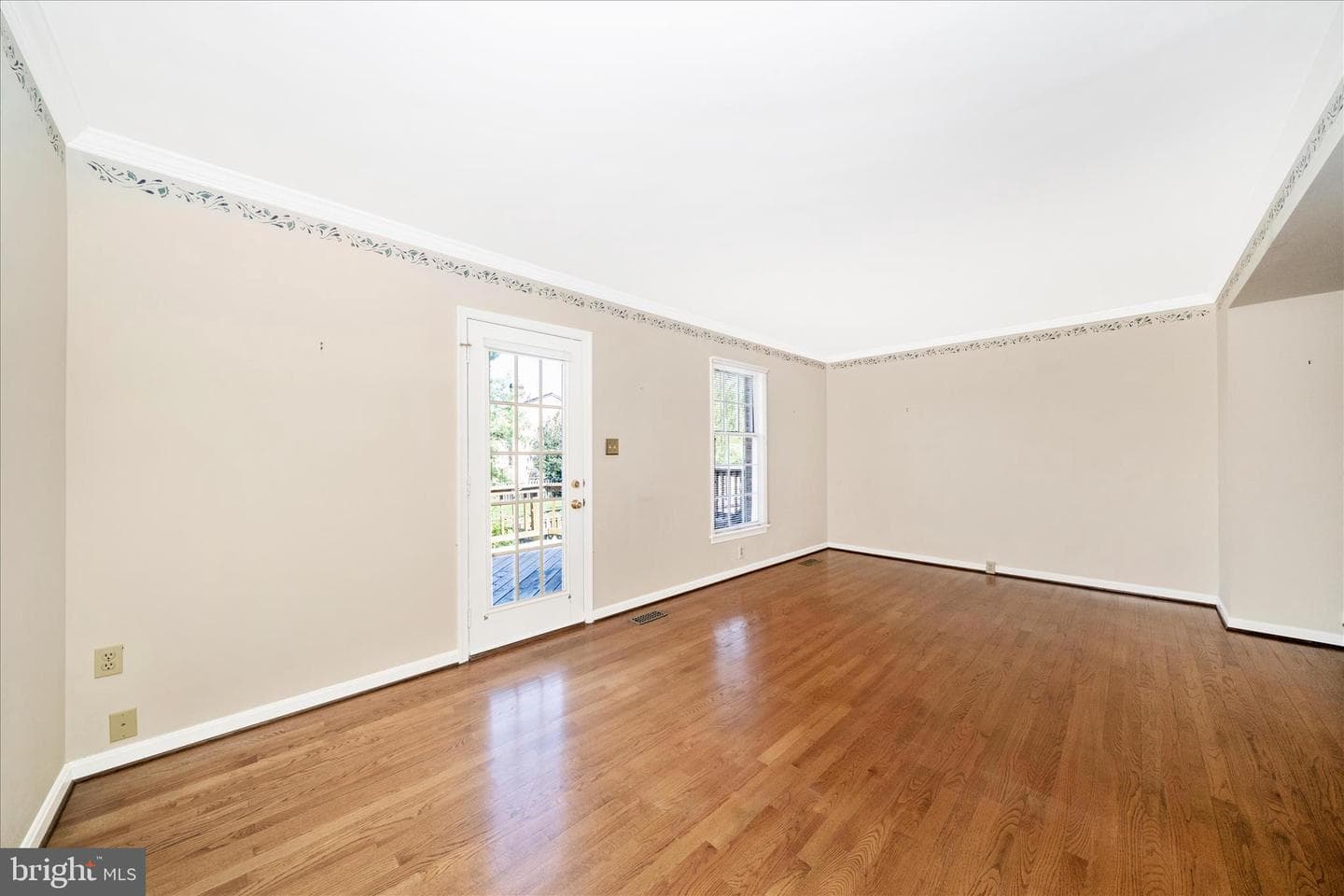 8286 Waterside Court photo 10