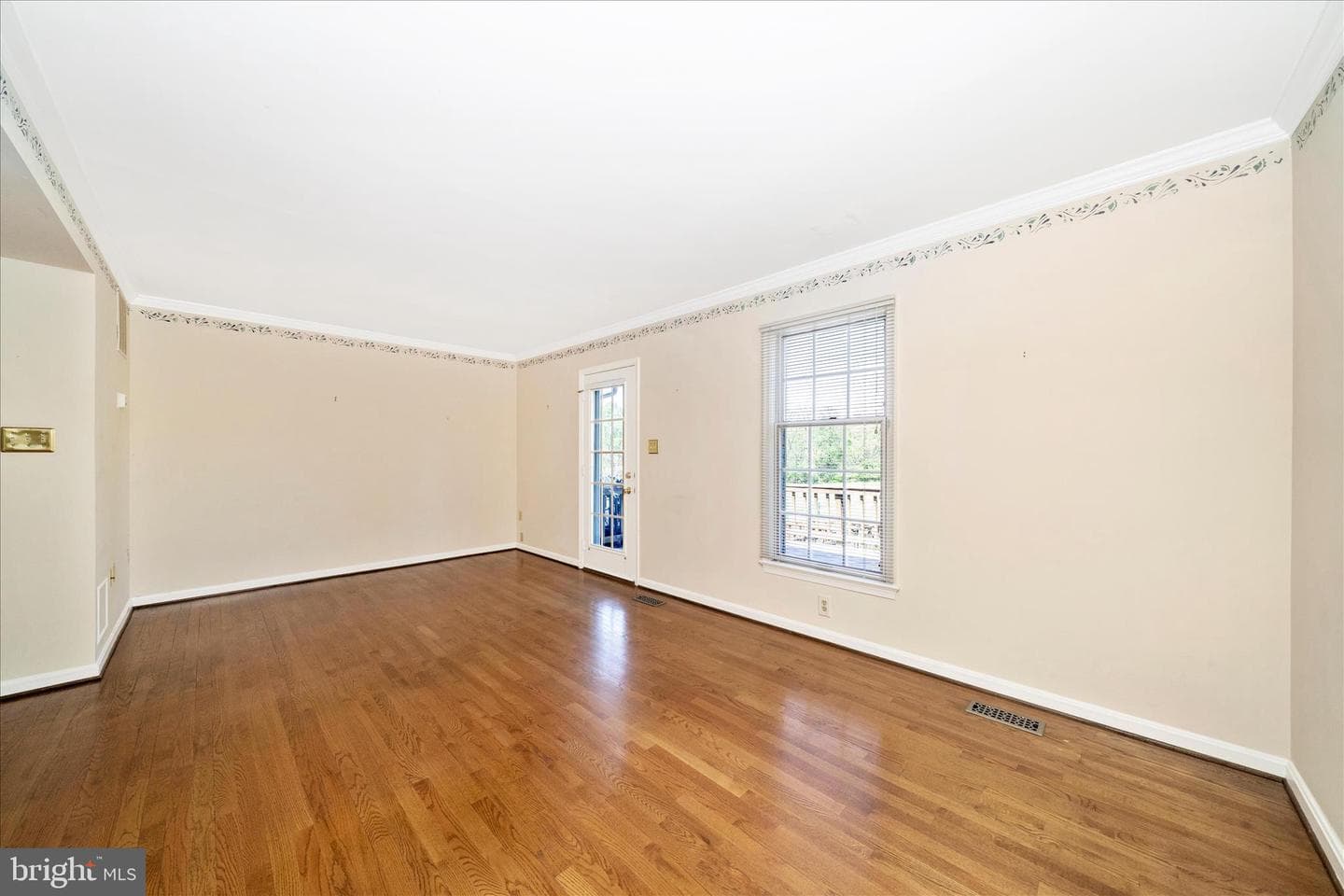 8286 Waterside Court photo 13