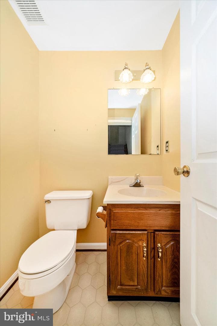 8286 Waterside Court photo 14