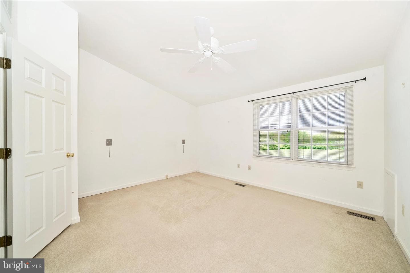8286 Waterside Court photo 18