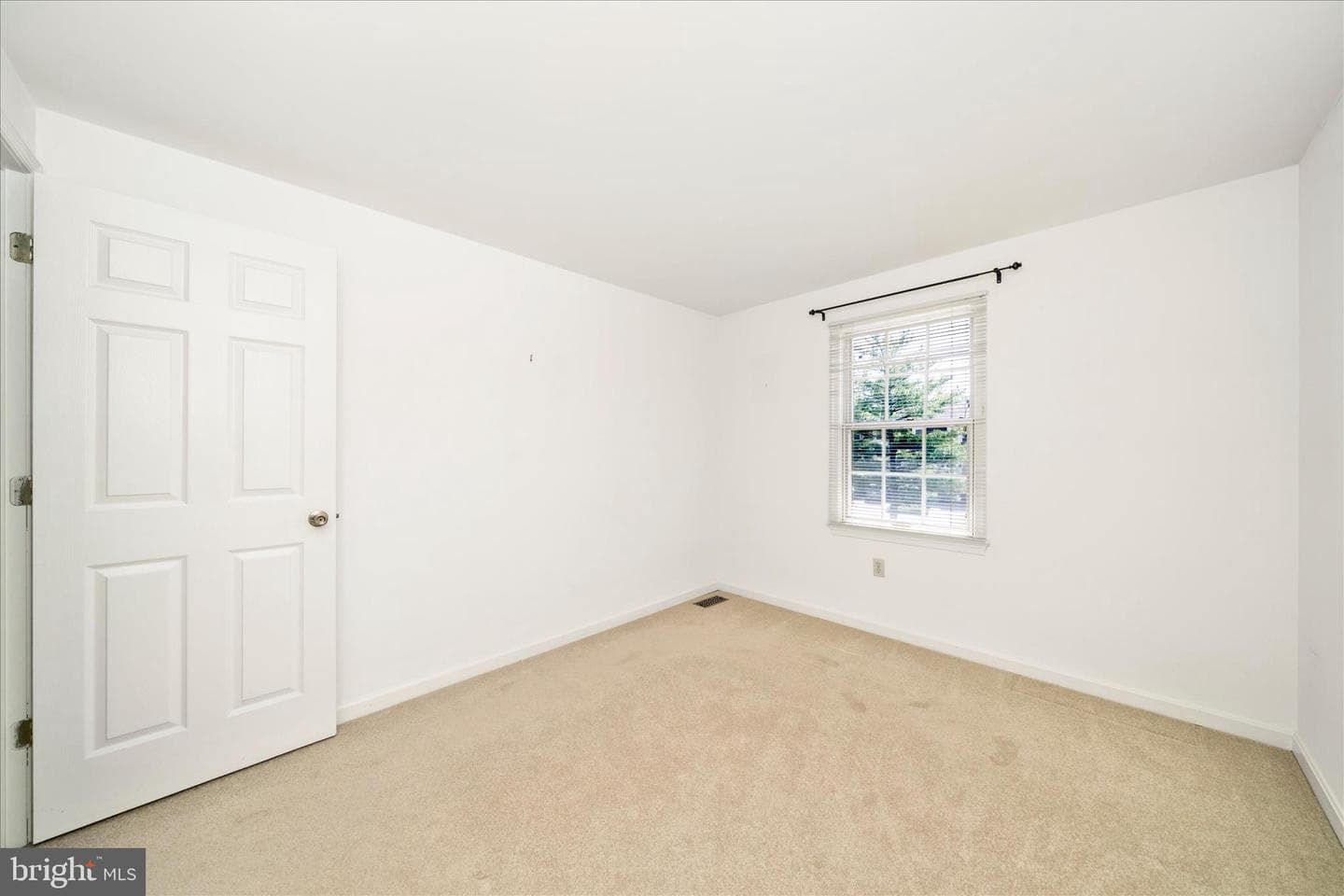 8286 Waterside Court photo 22