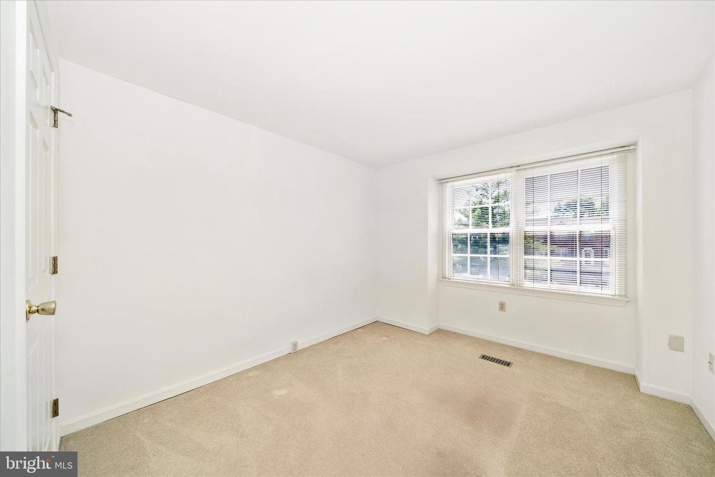 8286 Waterside Court photo 23
