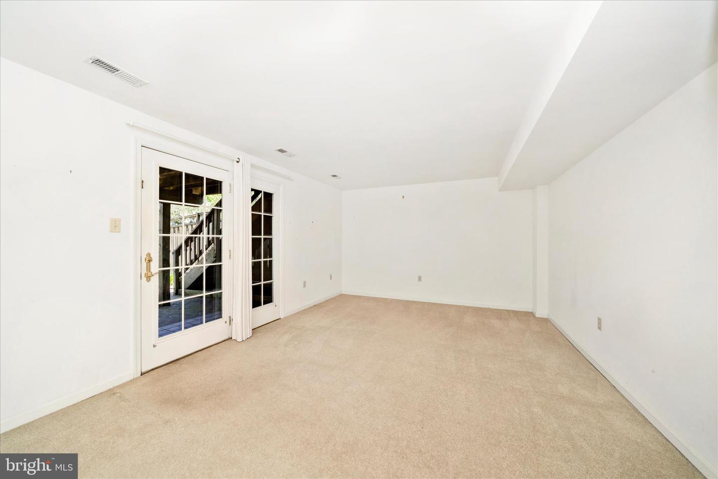 8286 Waterside Court photo 28