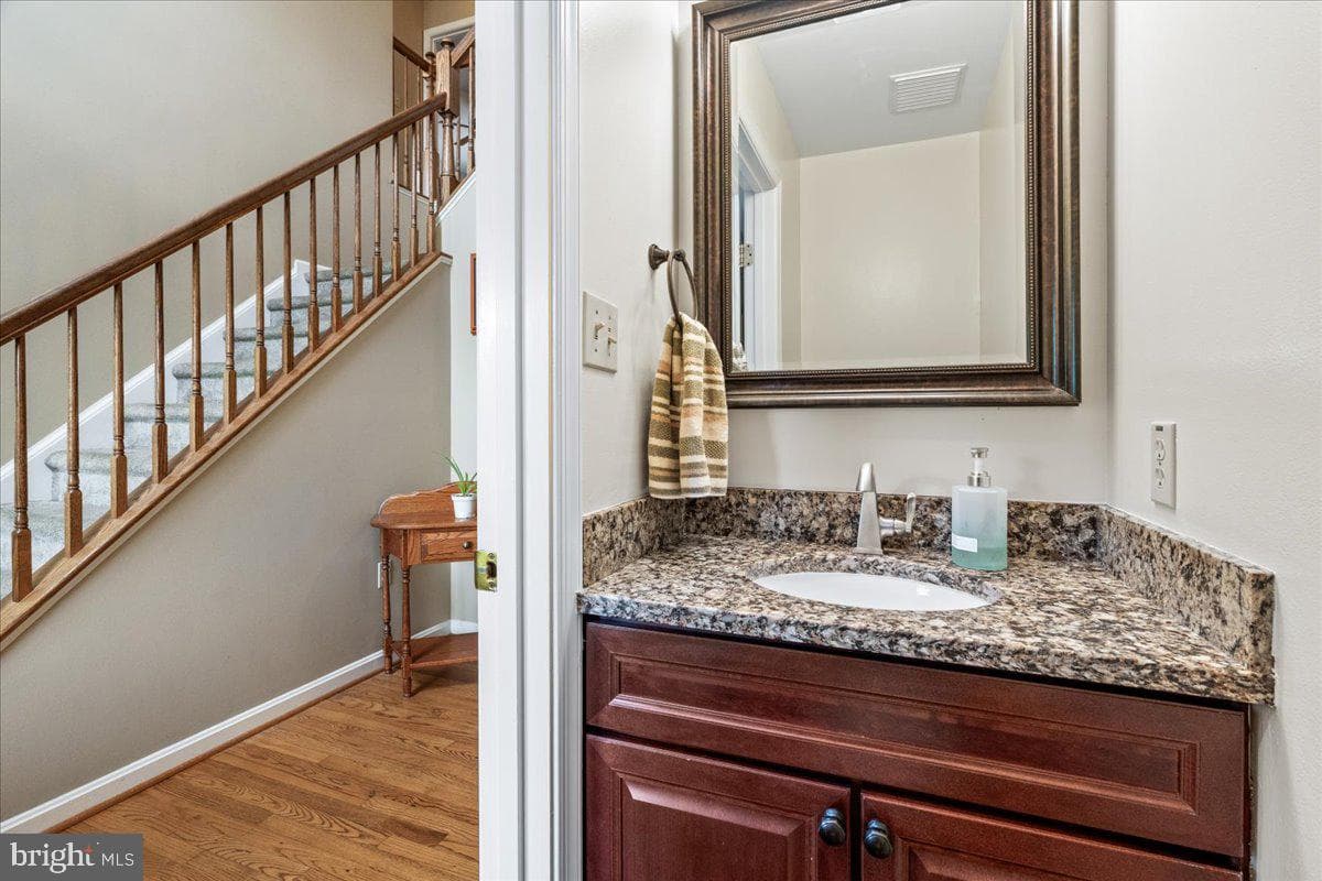 4706 Hardwood Court photo 14