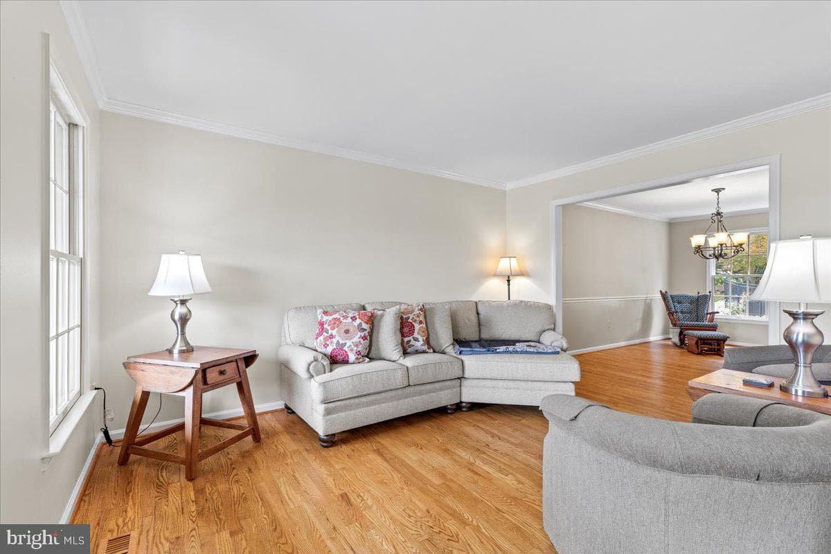 4706 Hardwood Court photo 15