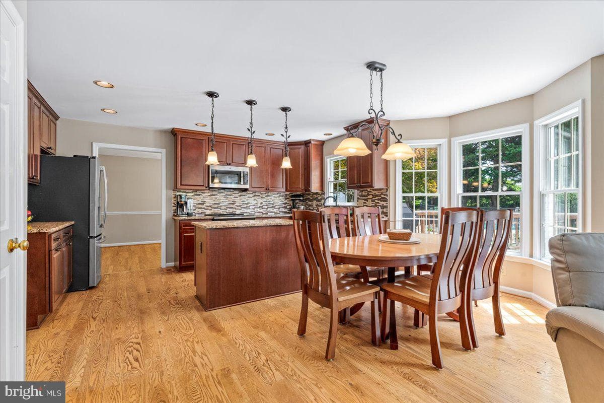 4706 Hardwood Court photo 26