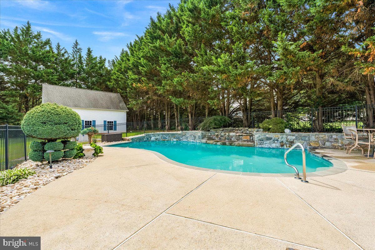 4706 Hardwood Court photo 65