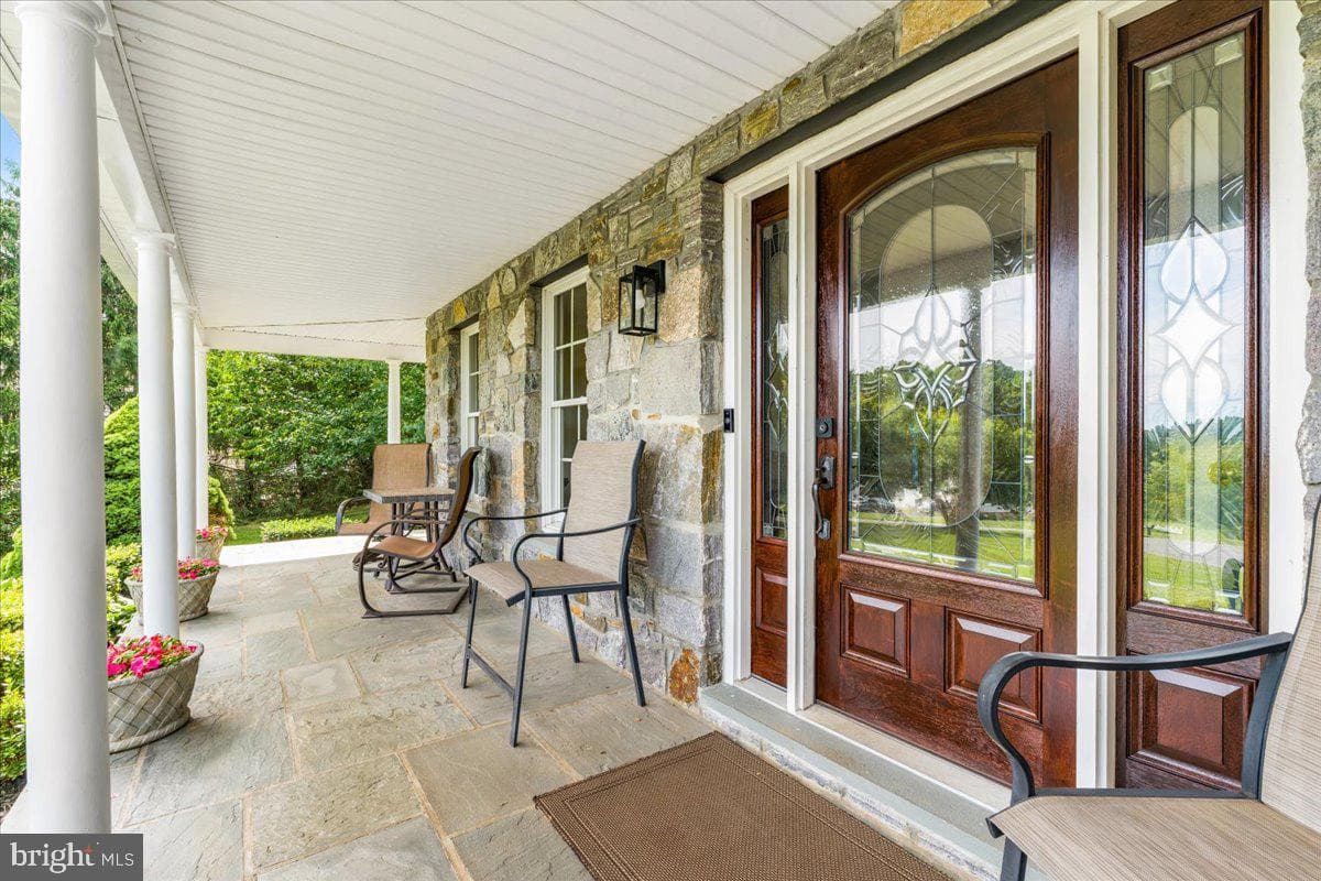 4706 Hardwood Court photo 9