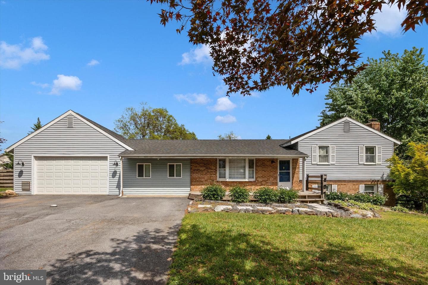 3905 Sugarloaf Drive