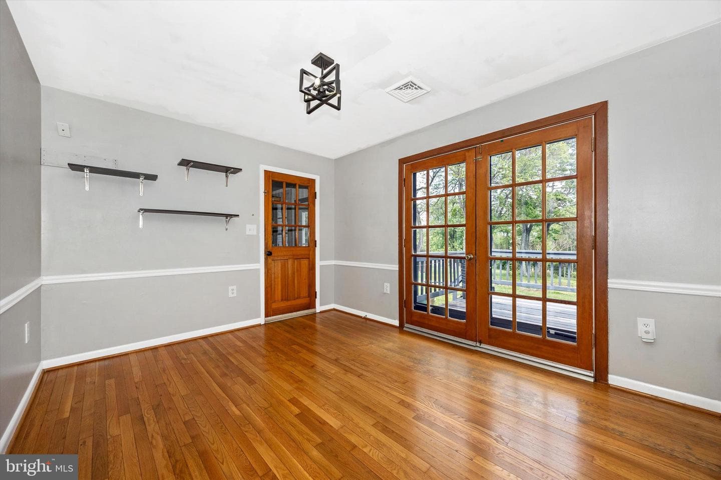 3905 Sugarloaf Drive photo 12