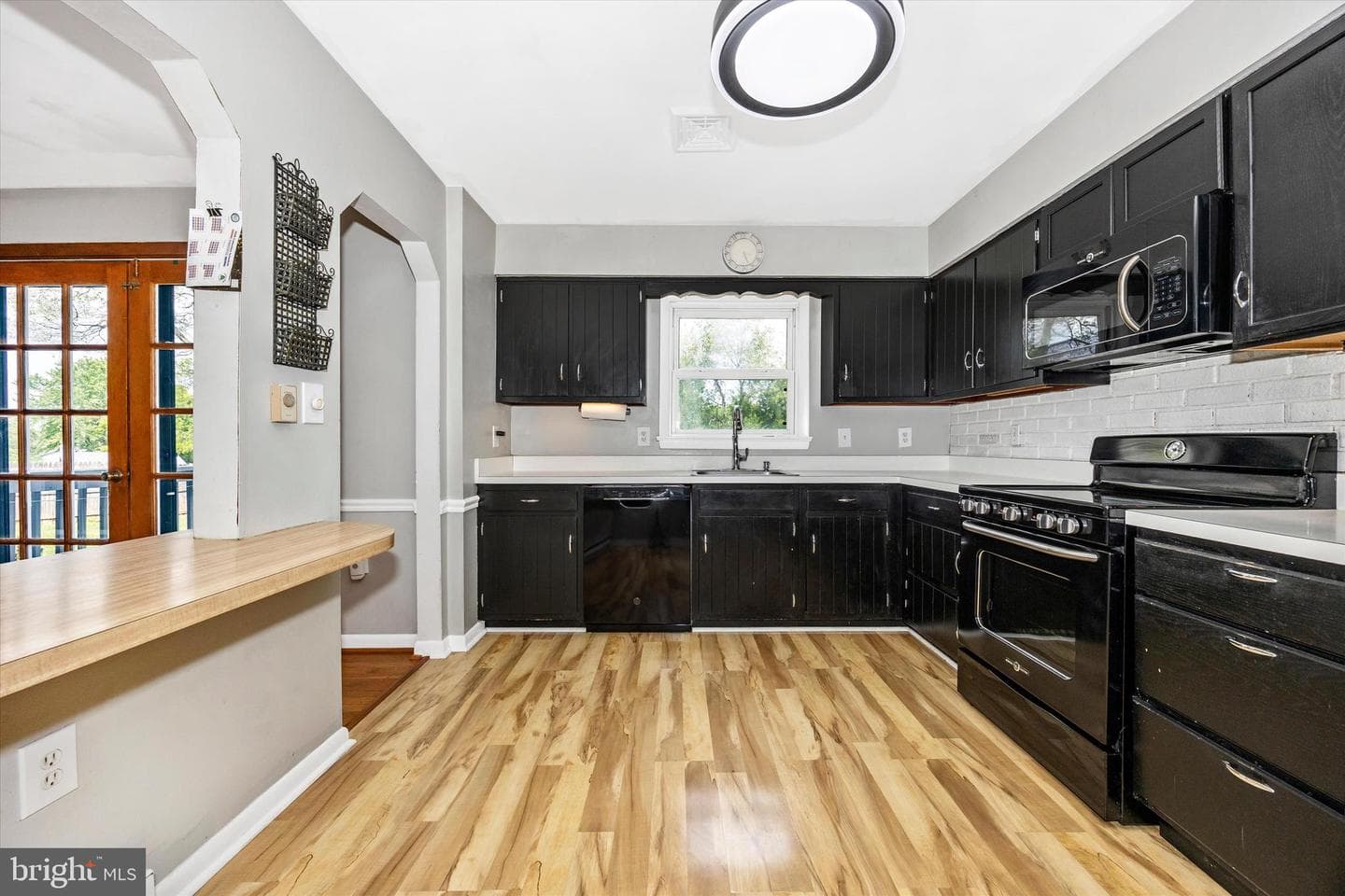 3905 Sugarloaf Drive photo 8