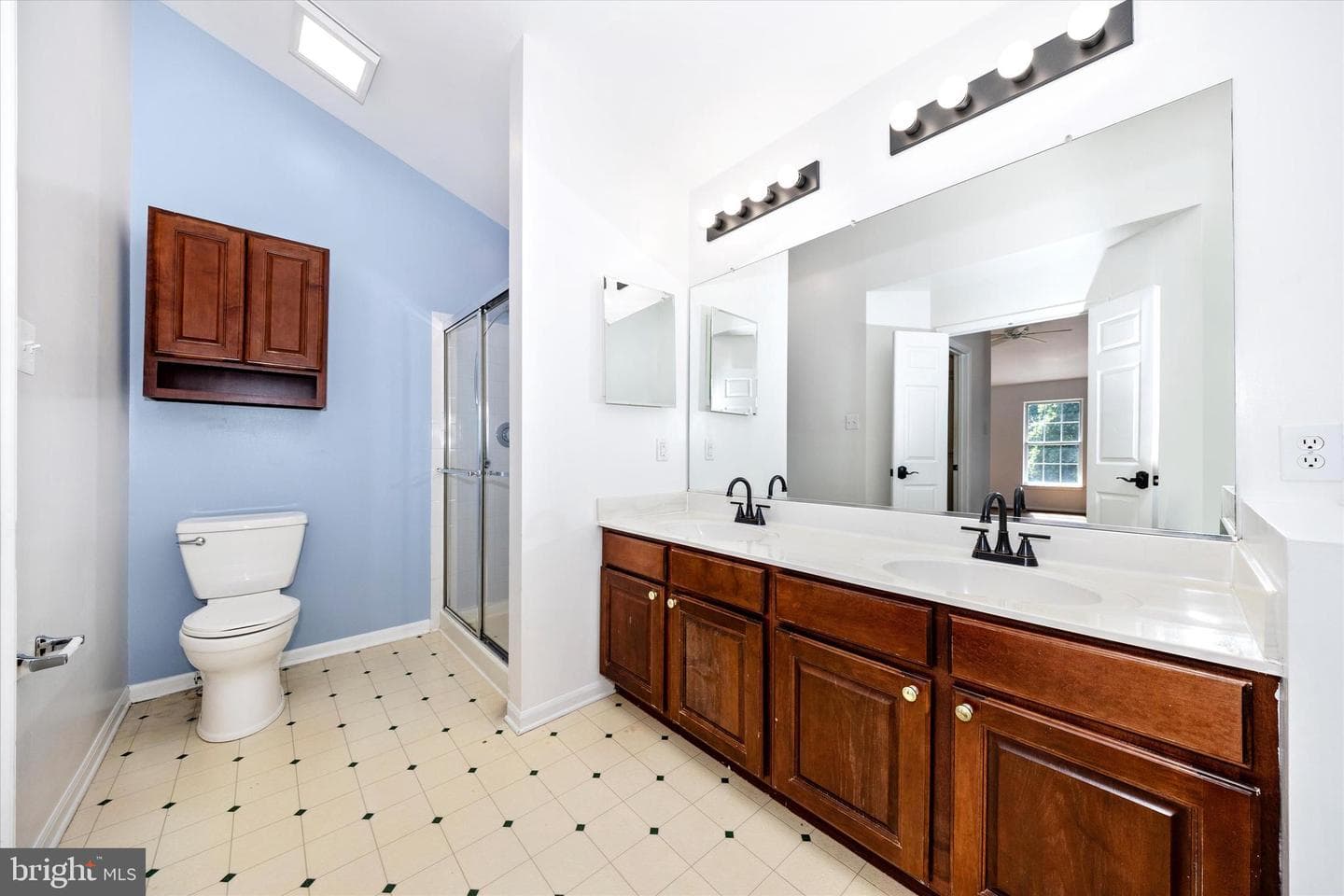 803 Apache Court photo 19