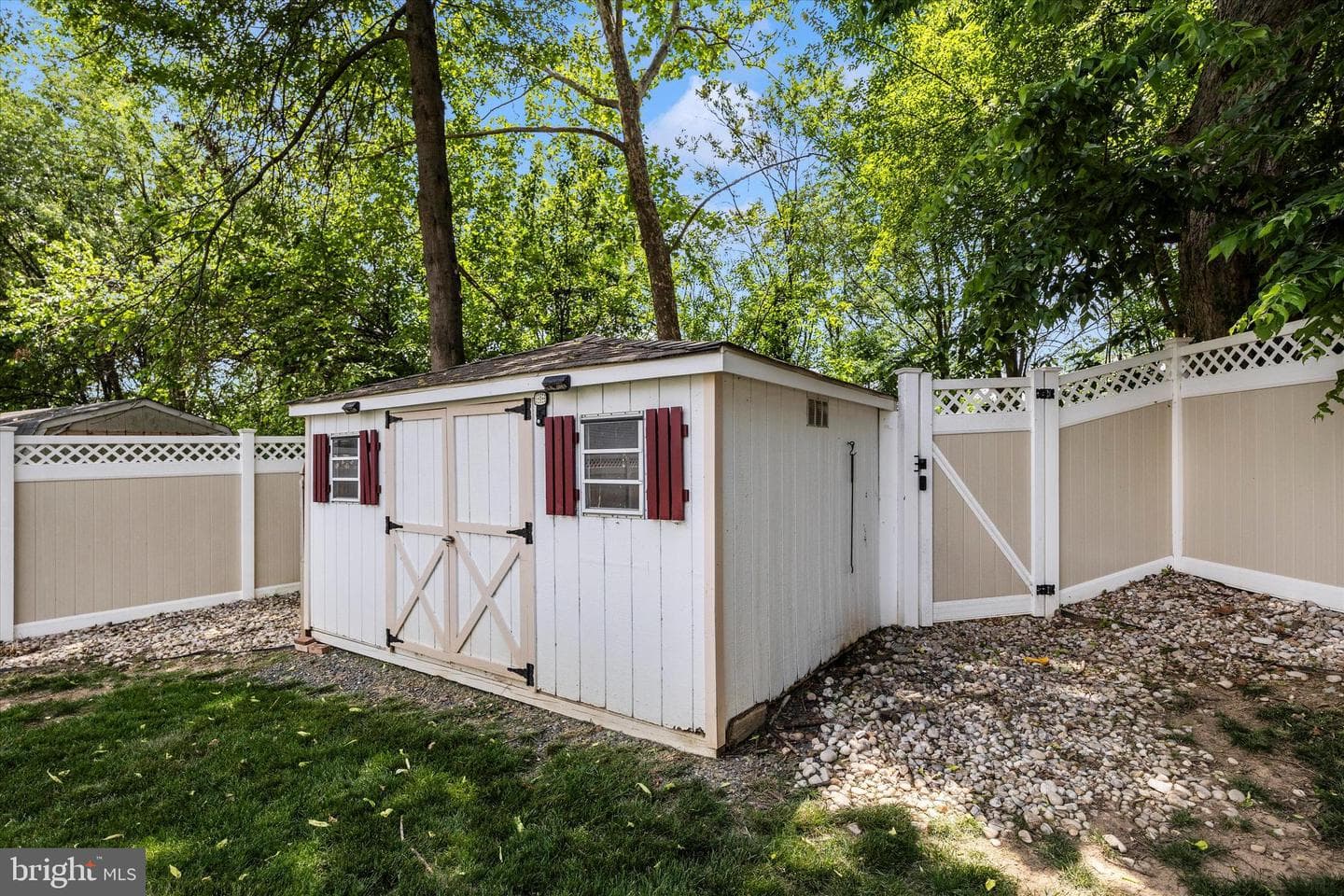 803 Apache Court photo 39