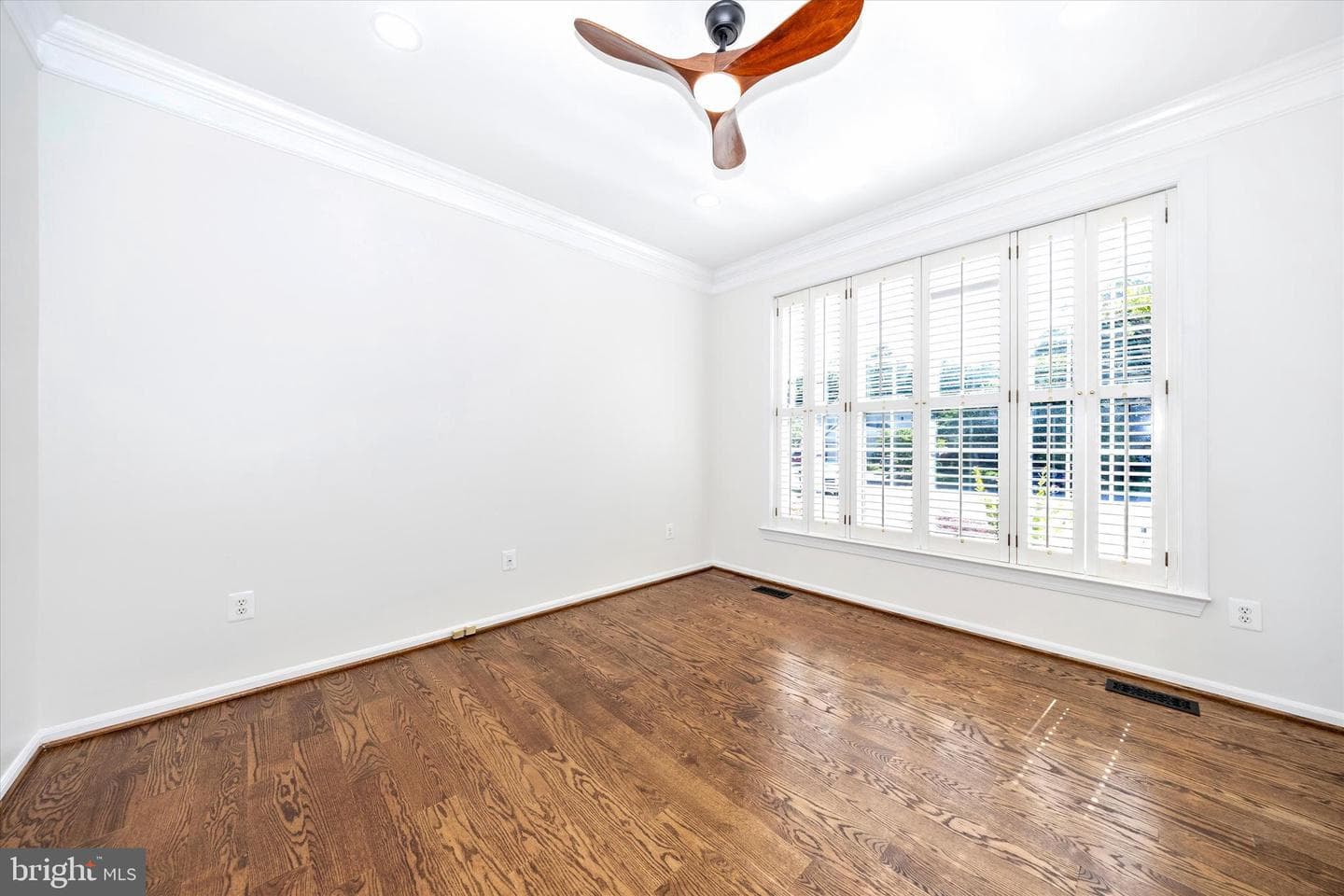 803 Apache Court photo 5
