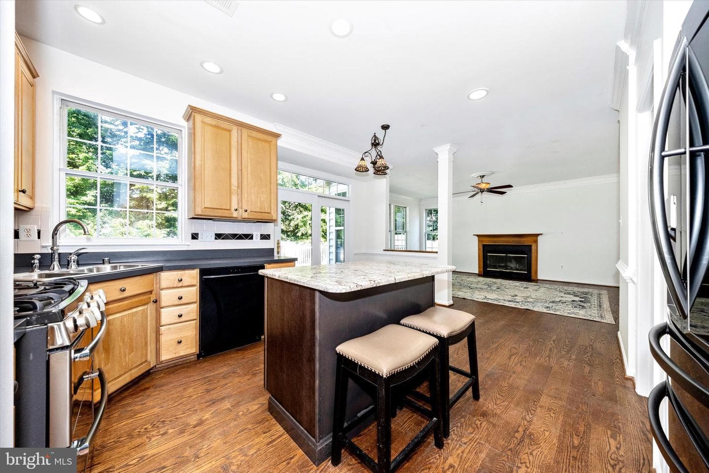 803 Apache Court photo 8
