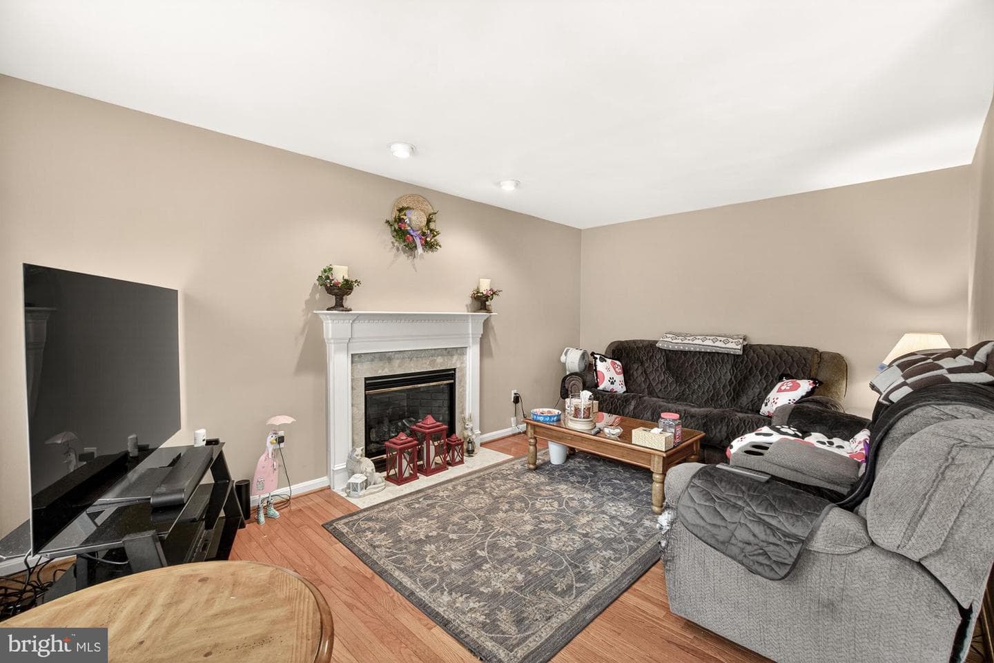 2094 E Greenleaf Drive photo 18
