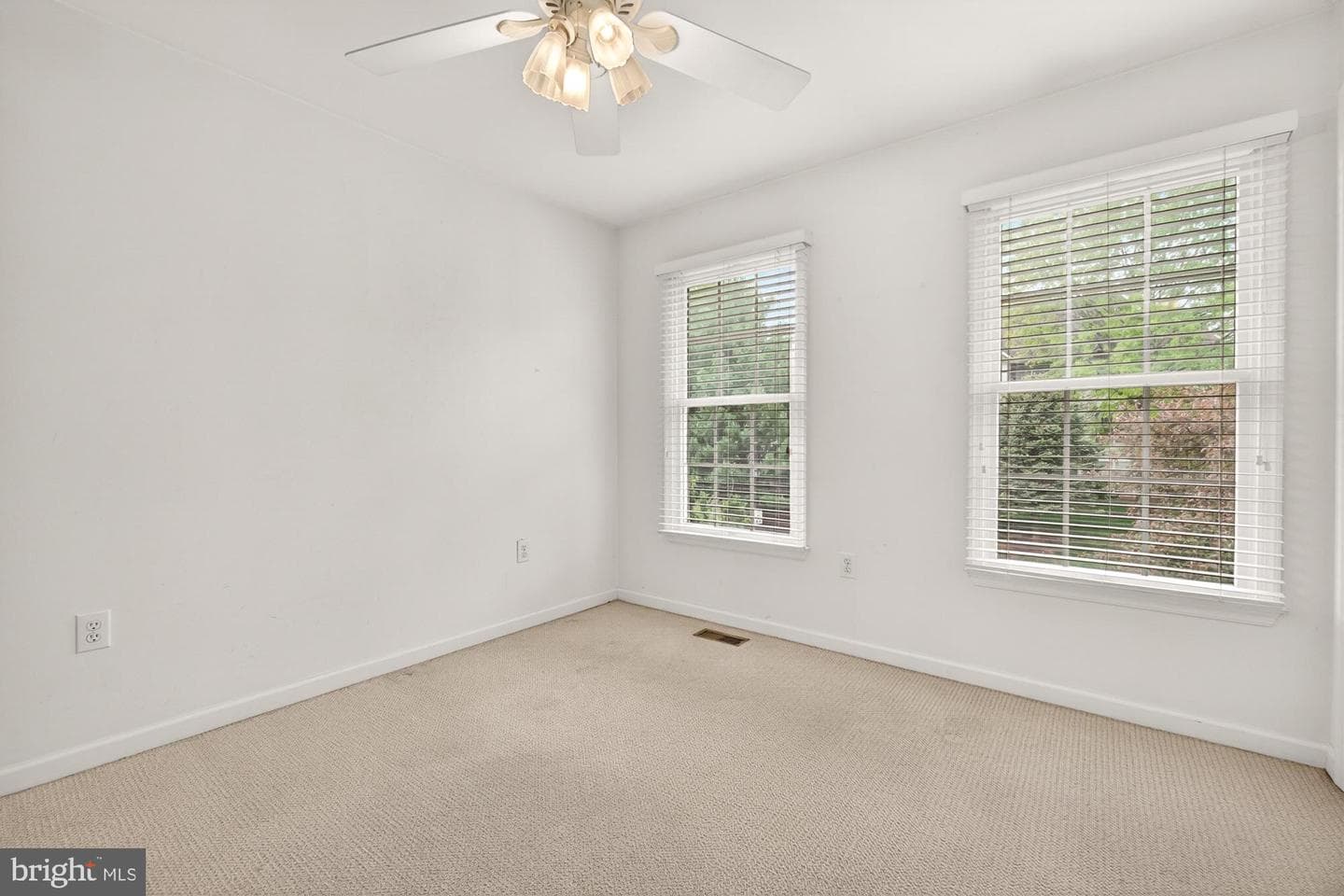 2094 E Greenleaf Drive photo 20