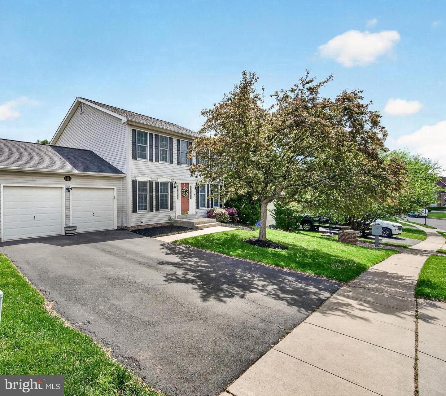 2094 E Greenleaf Drive photo 3