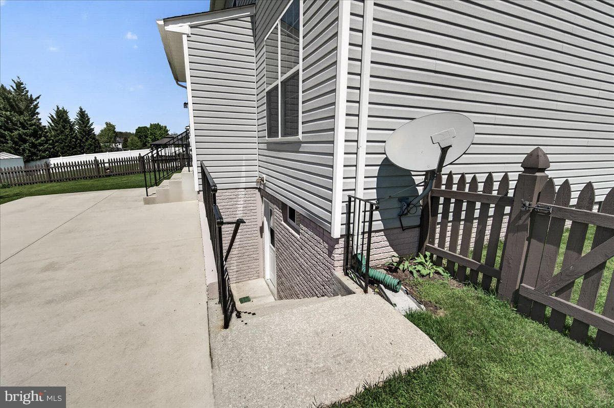 205 Solar Drive photo 50