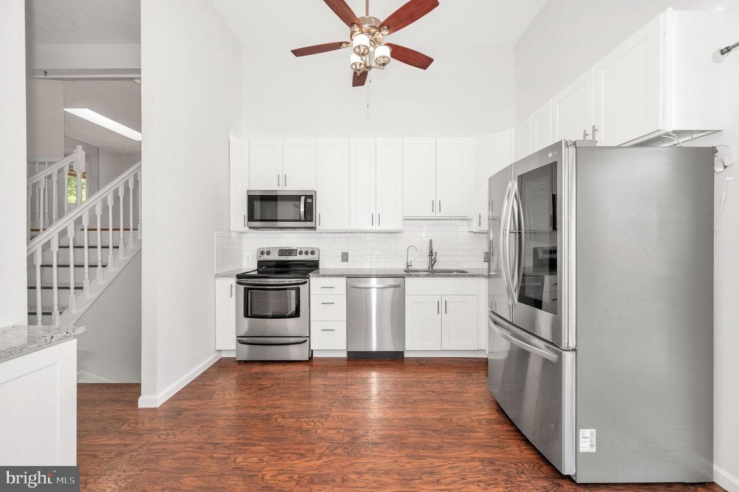 1715 Dogwood Drive photo 2