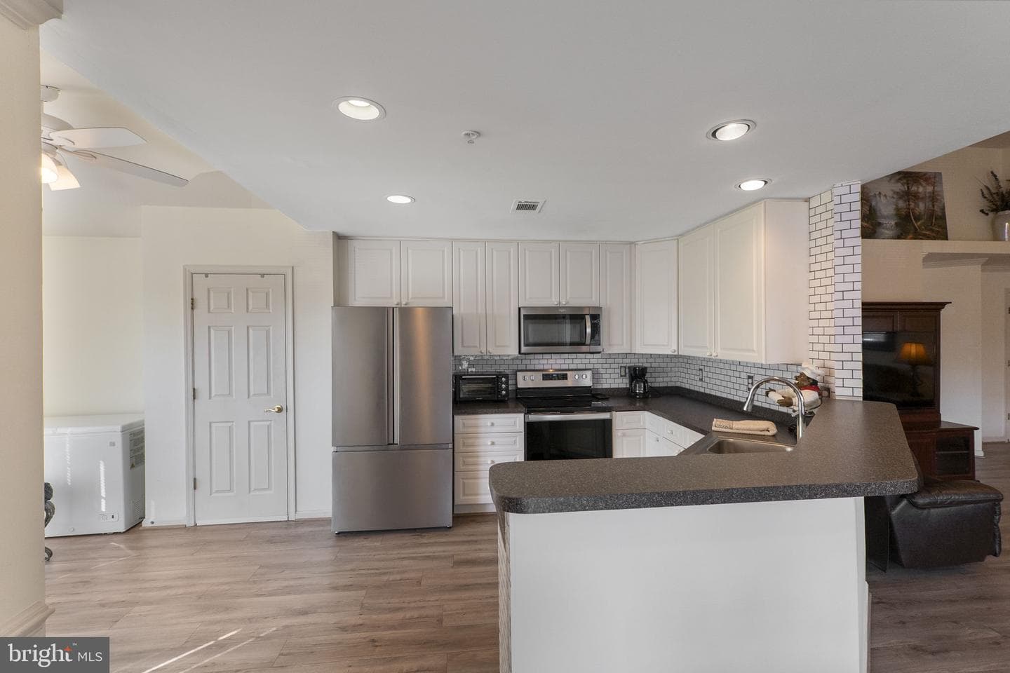 593 Cawley Drive #3a photo 17