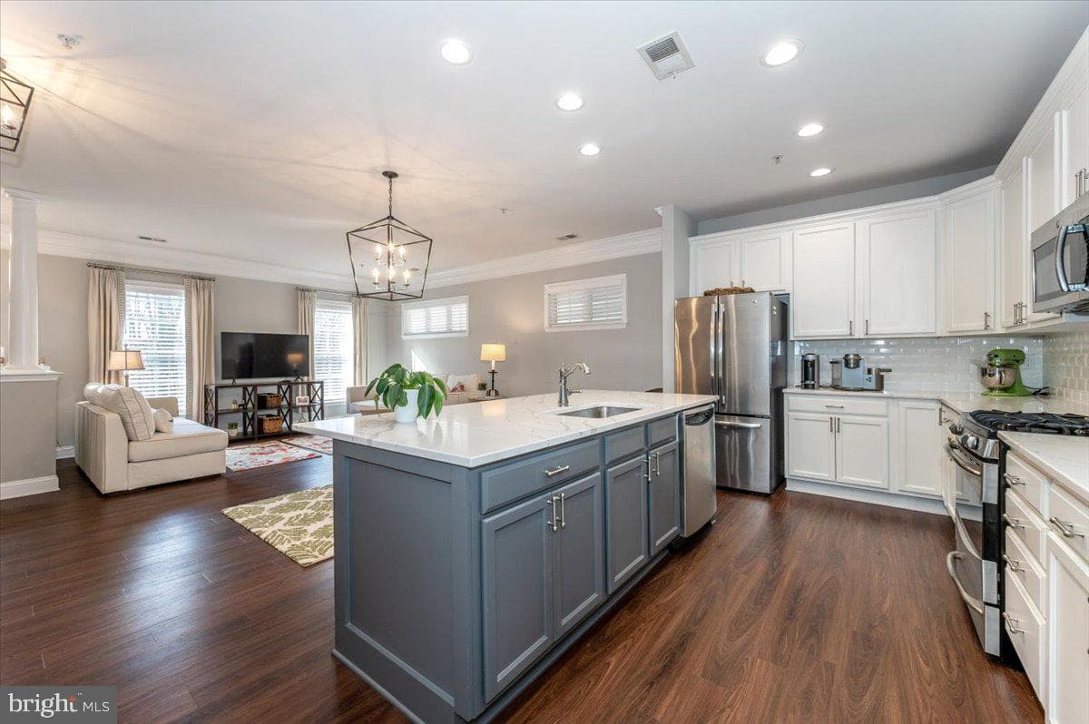 10214 Nuthatch Drive photo 14