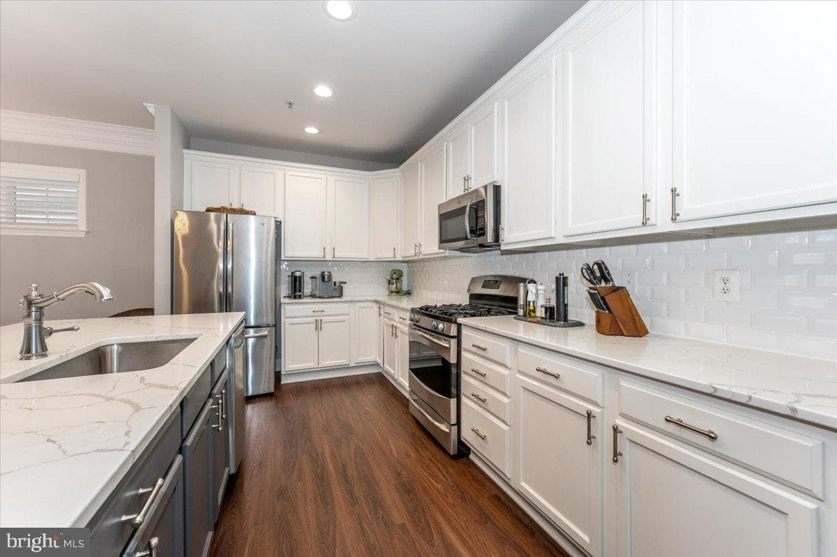 10214 Nuthatch Drive photo 16