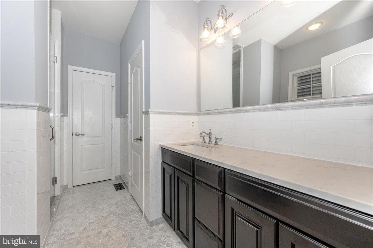 10214 Nuthatch Drive photo 40