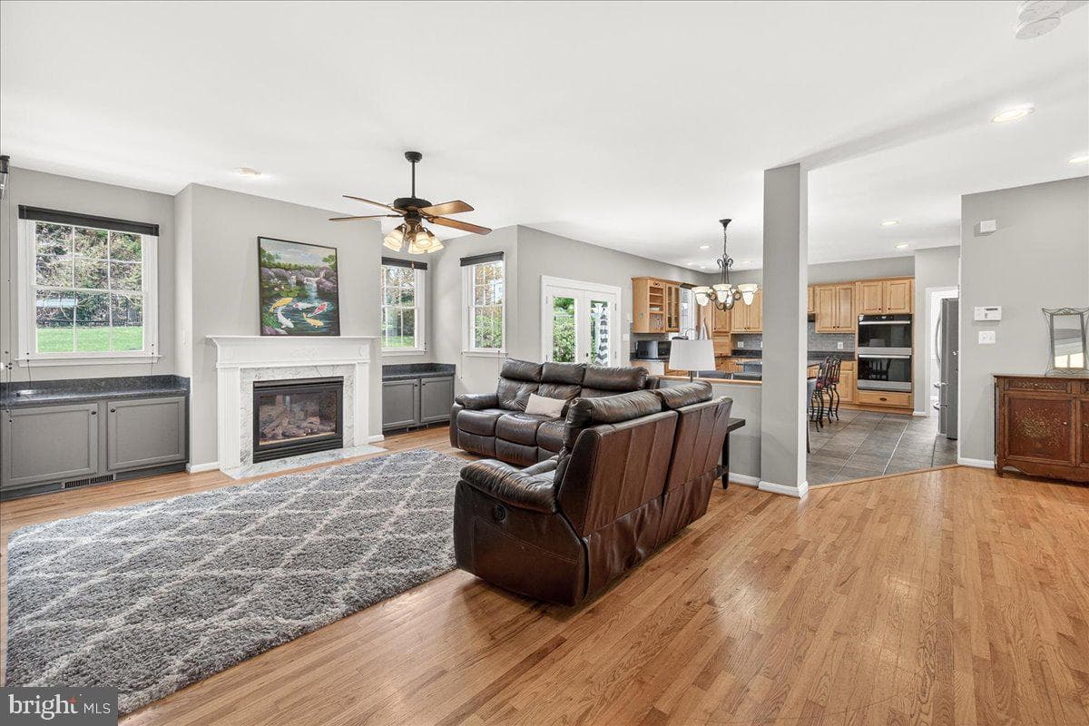 4813 Timber photo 15