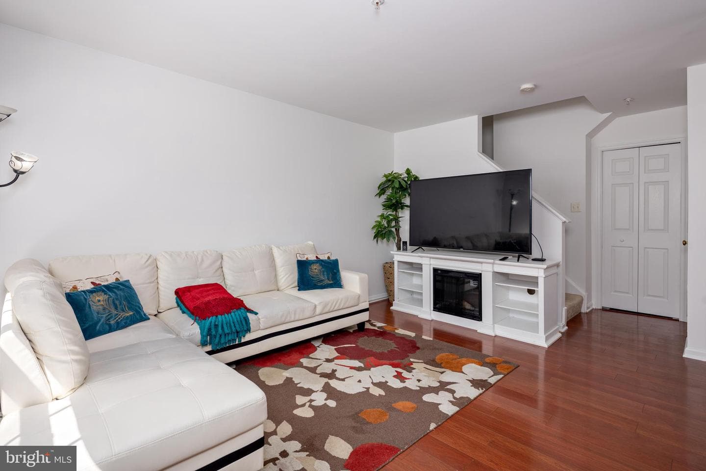 115 Whitestone Way photo 5