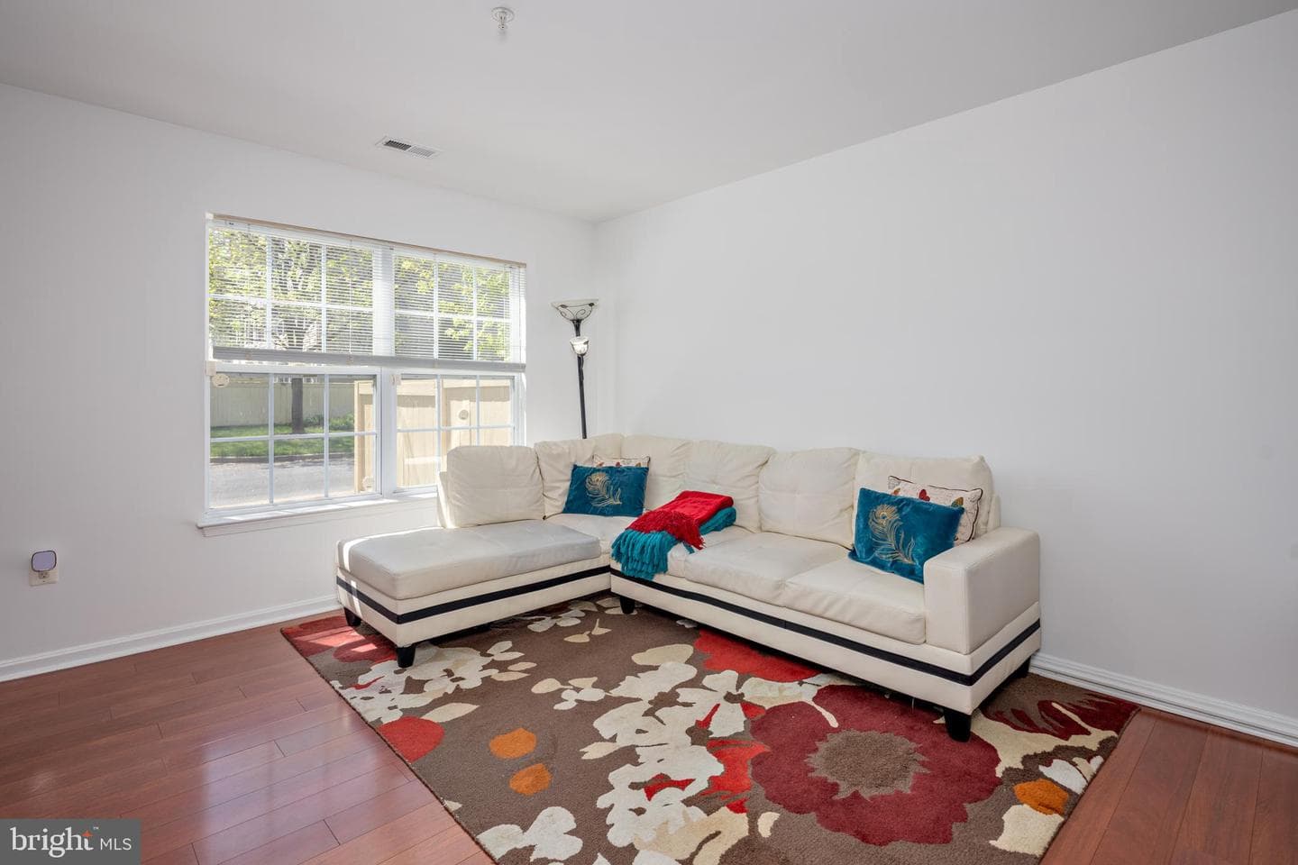 115 Whitestone Way photo 6