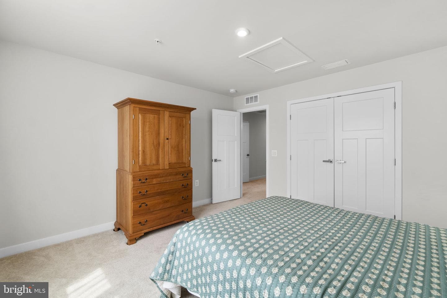 2472 Silver Leaf Drive photo 18